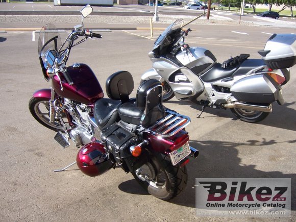 1989 honda vt 1100 c photo